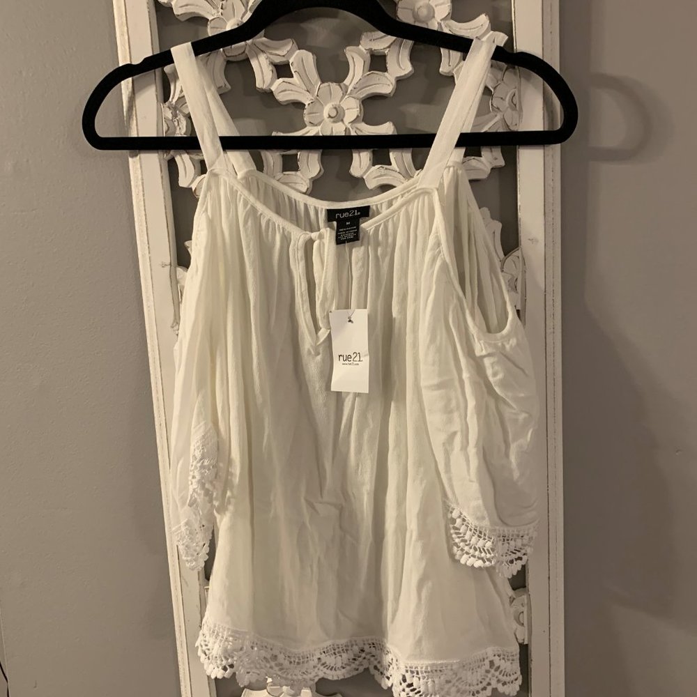 NWT!!! White cold shoulder shirt